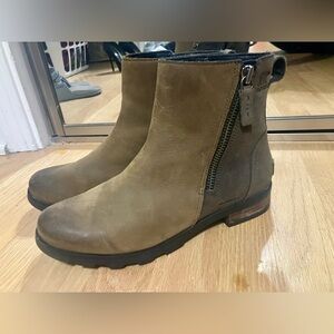 Sorel Emelia Zip Ankle Boots